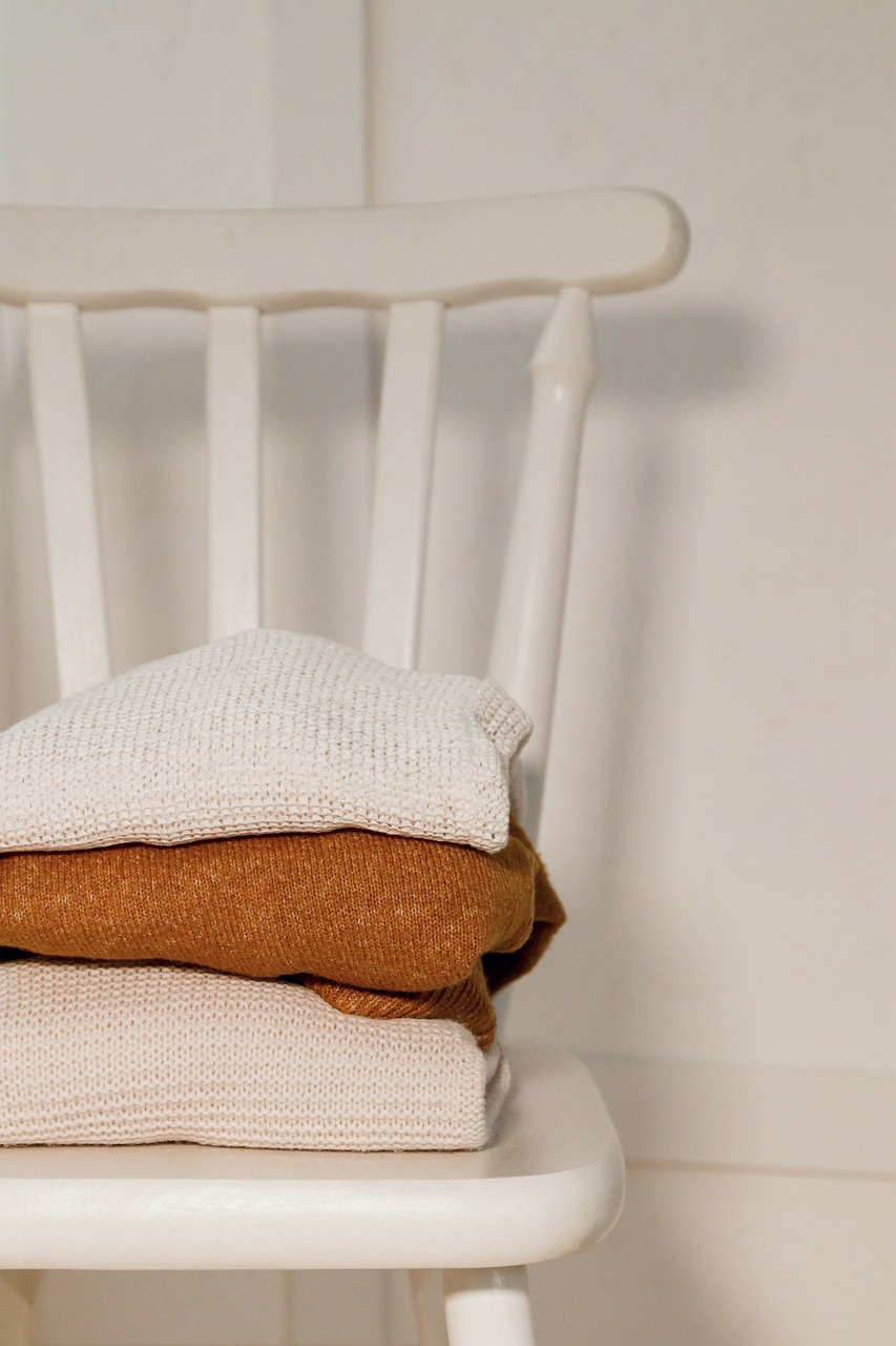 How to Wrap a Blanket as a Gift 2024